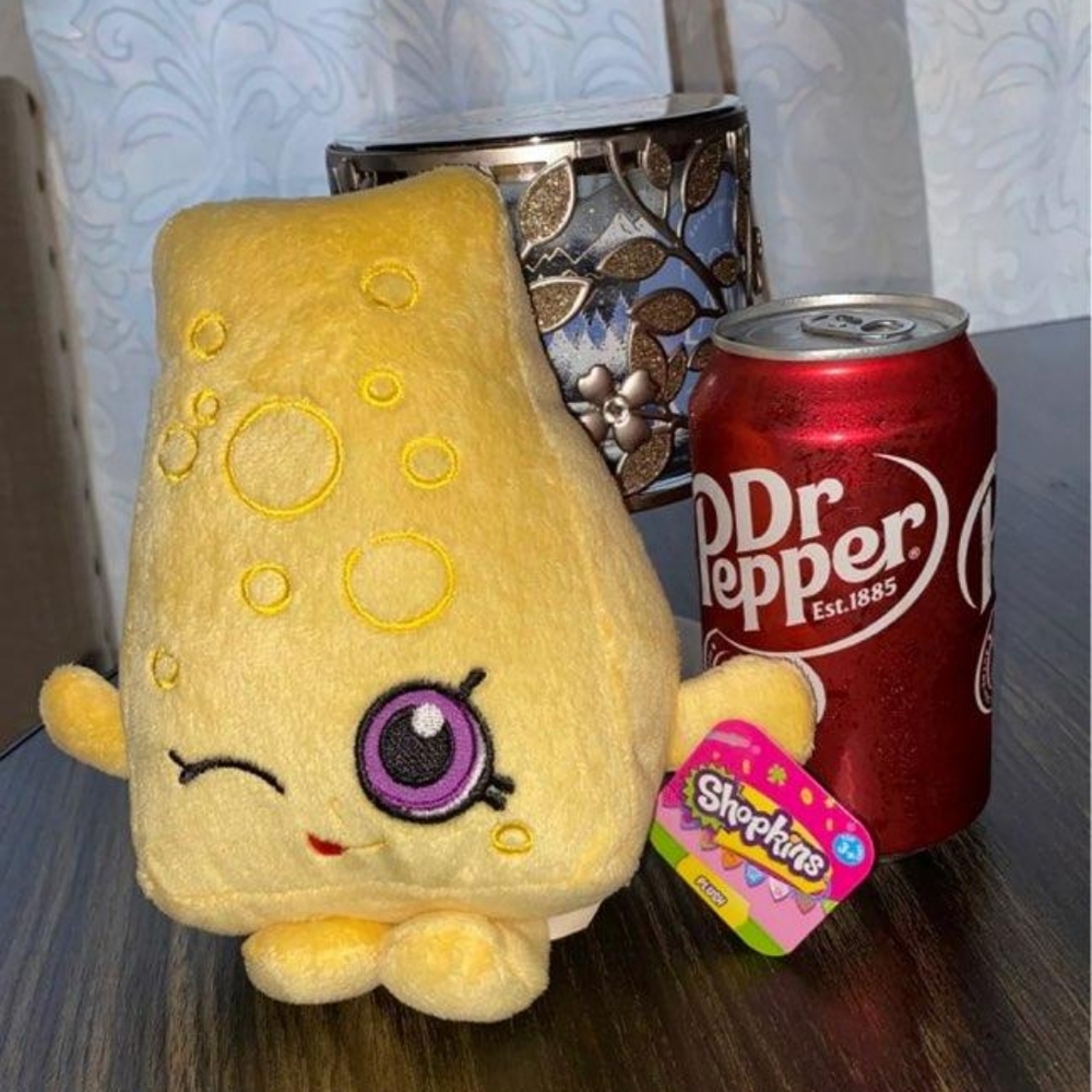 Shopkins plush chee-zee